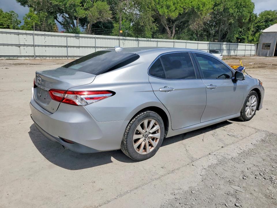 2019 Toyota Camry მანქანა იყიდება აუქციონზე, vin: 4T1B11HK3KU271014, აუქციონის ნომერი: 55786736