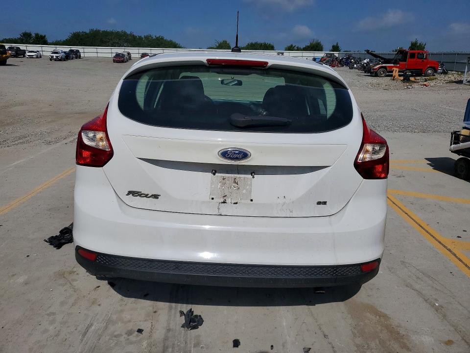 59185276 :رقم المزاد ، 1FADP3K22EL200015 vin ، 2014 Ford Focus مزاد بيع
