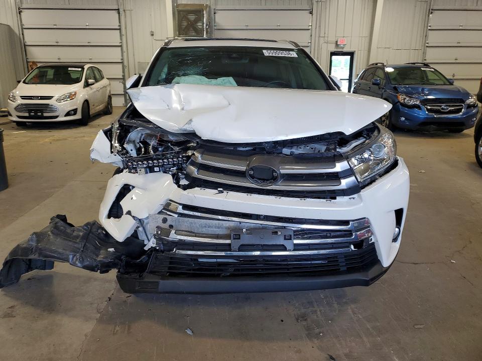 Продажа на аукционе авто 2018 Toyota Highlander Hybrid, vin: 5TDDGRFH7JS042744, номер лота: 55909536