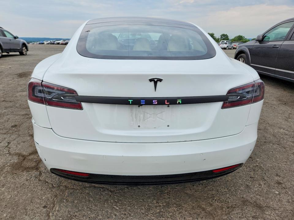 57432346 :رقم المزاد ، 5YJSA1E27JF270691 vin ، 2018 Tesla Model S مزاد بيع