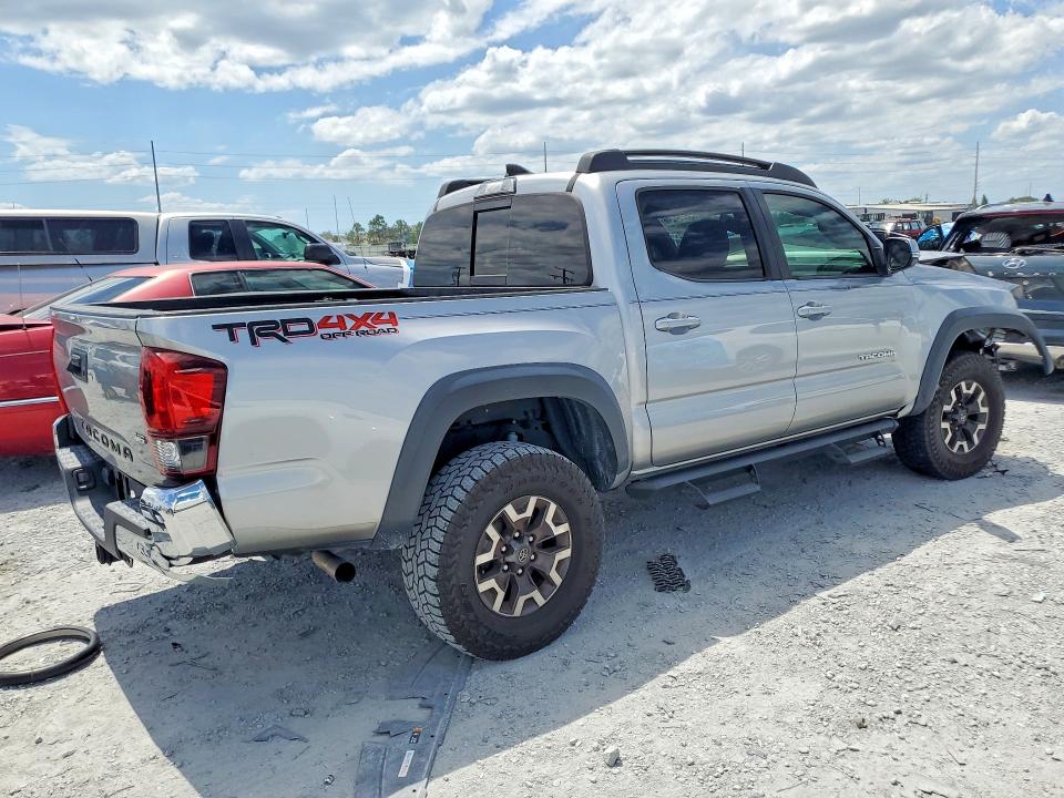56234246 :رقم المزاد ، 5TFCZ5AN0JX162052 vin ، 2018 Toyota Tacoma مزاد بيع