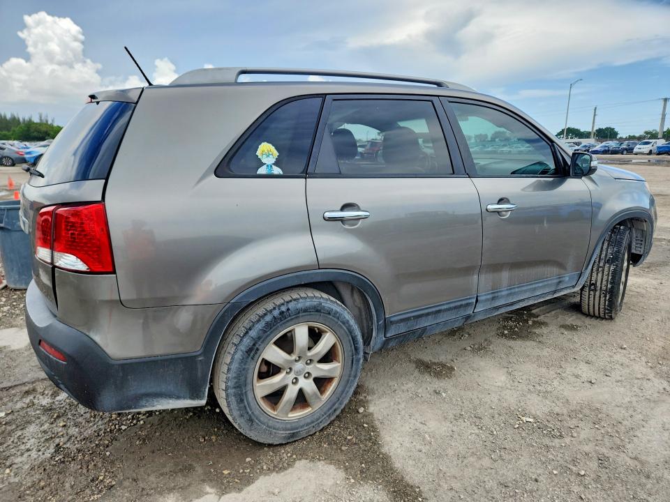 2013 Kia Sorento მანქანა იყიდება აუქციონზე, vin: 5XYKT3A68DG365126, აუქციონის ნომერი: 58447756