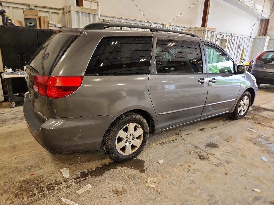 2004 Toyota Sienna მანქანა იყიდება აუქციონზე, vin: 5TDZA22C04S070561, აუქციონის ნომერი: 57249066