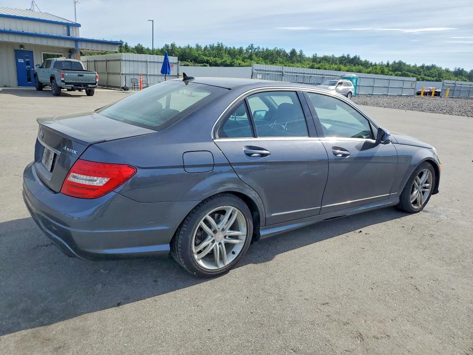 2013 Mercedes-benz C მანქანა იყიდება აუქციონზე, vin: WDDGF8AB2DR279468, აუქციონის ნომერი: 56896276