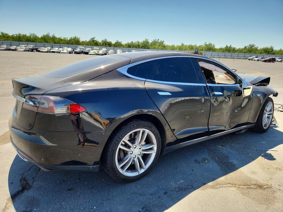 2014 Tesla Model S მანქანა იყიდება აუქციონზე, vin: 5YJSA1S12EFP45200, აუქციონის ნომერი: 57225746