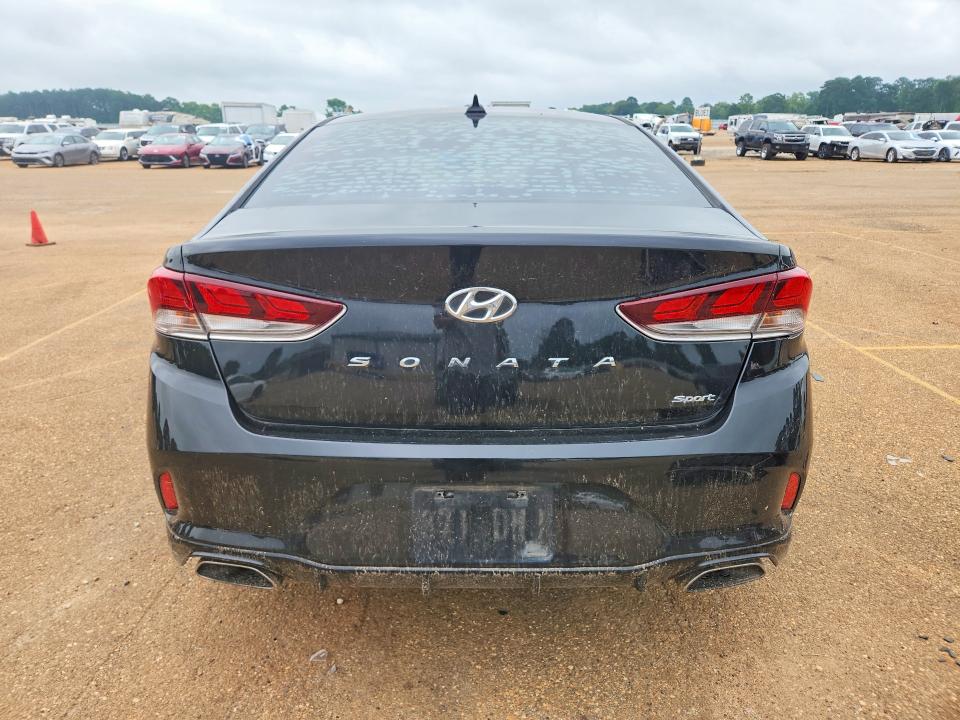 55650636 :رقم المزاد ، 5NPE34AF9JH597922 vin ، 2018 Hyundai Sonata مزاد بيع