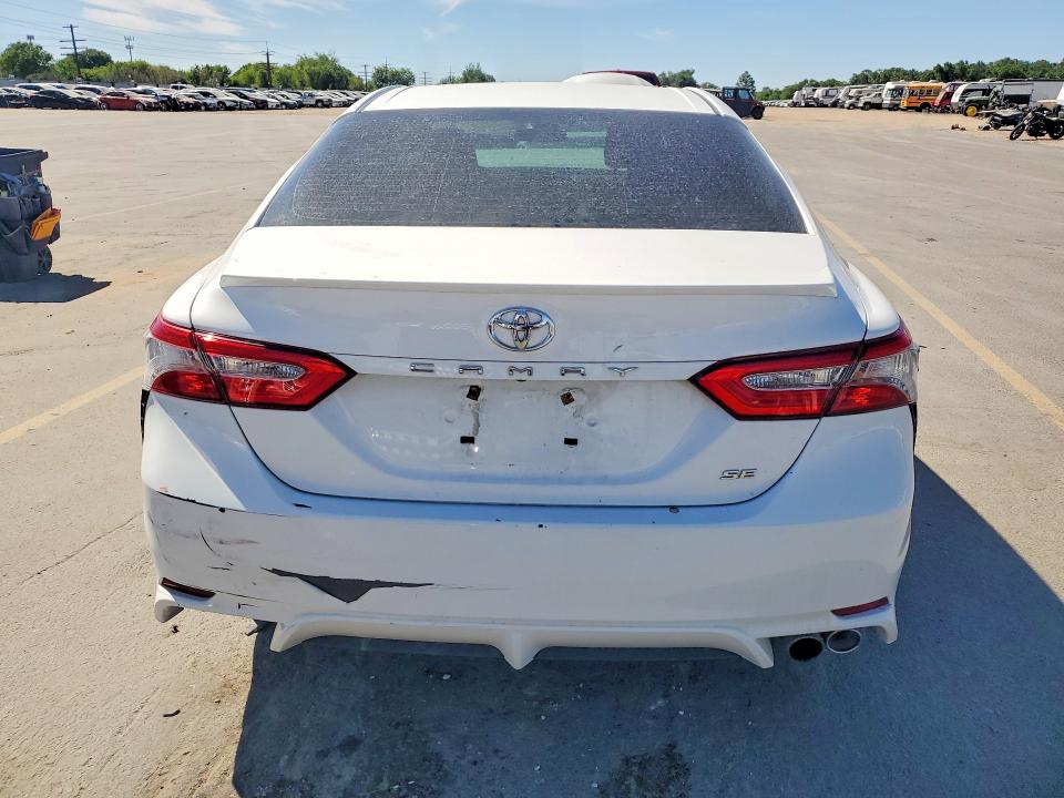 Продаж на аукціоні авто 2018 Toyota Camry, vin: 4T1B11HK0JU115527, номер лоту: 56147746