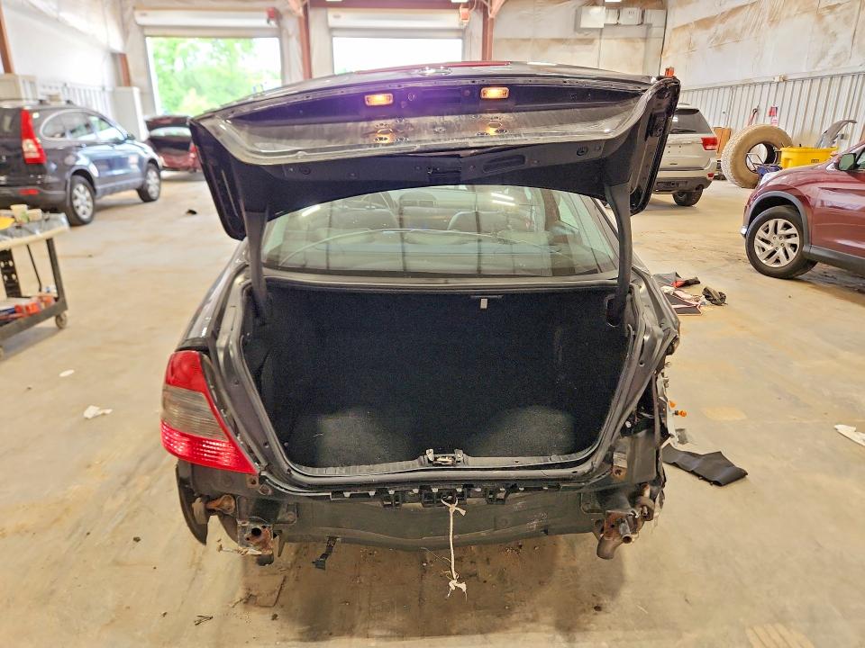 57367546 :رقم المزاد ، WDBUF56X28B356868 vin ، 2008 Mercedes-benz E مزاد بيع