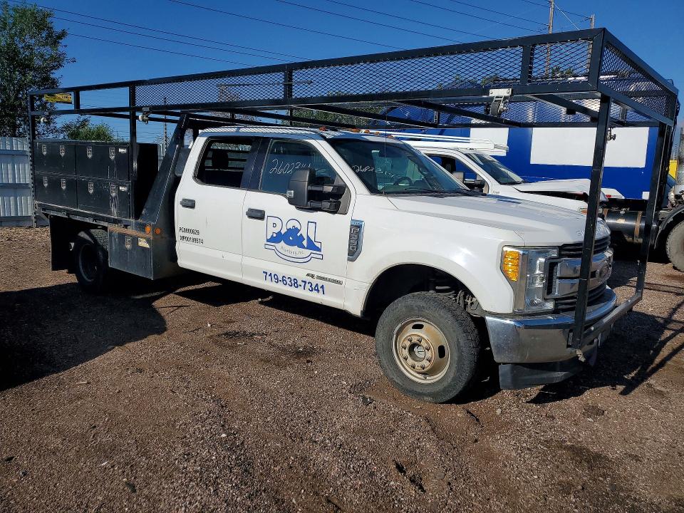 58269196 :رقم المزاد ، 1FD8W3HT0HEB59564 vin ، 2017 Ford F350 مزاد بيع