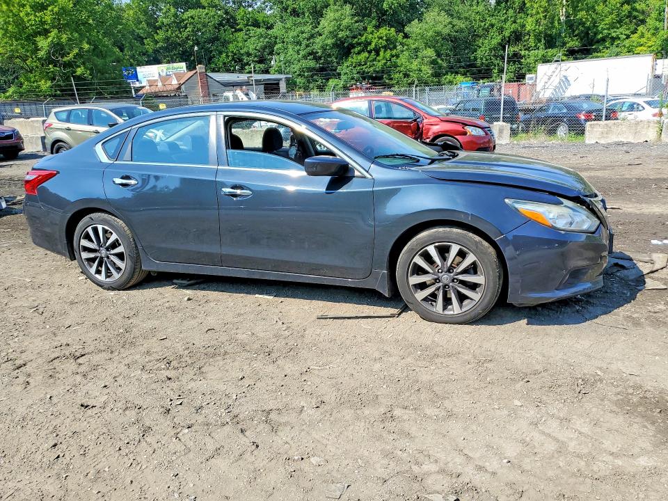 Продаж на аукціоні авто 2017 Nissan Altima, vin: 1N4AL3APXHC223431, номер лоту: 58799706