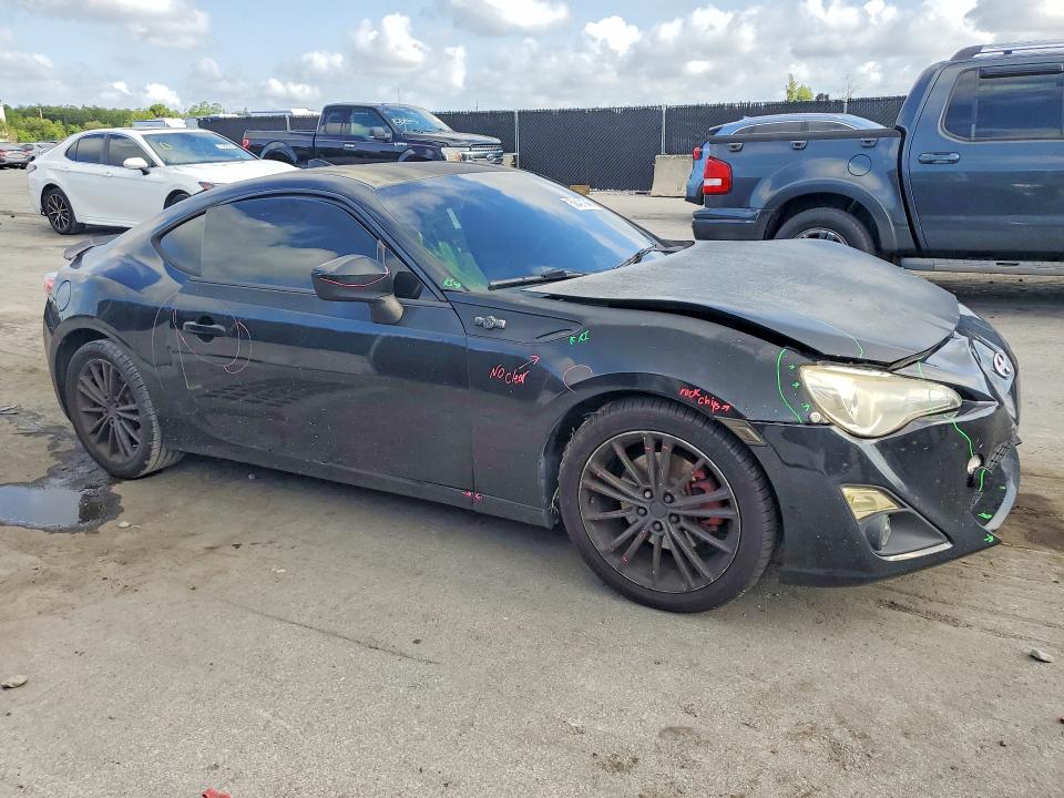 58421946 :رقم المزاد ، JF1ZNAA13F9700059 vin ، 2015 Scion Fr-s مزاد بيع