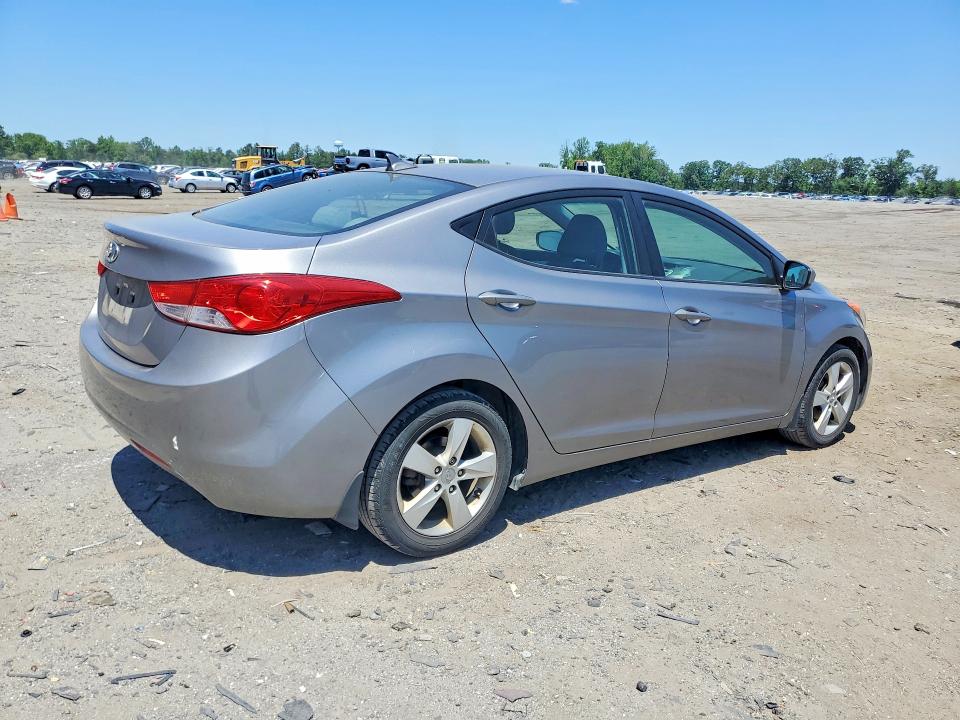 2011 Hyundai Elantra მანქანა იყიდება აუქციონზე, vin: KMHDH4AE6BU125054, აუქციონის ნომერი: 55859346