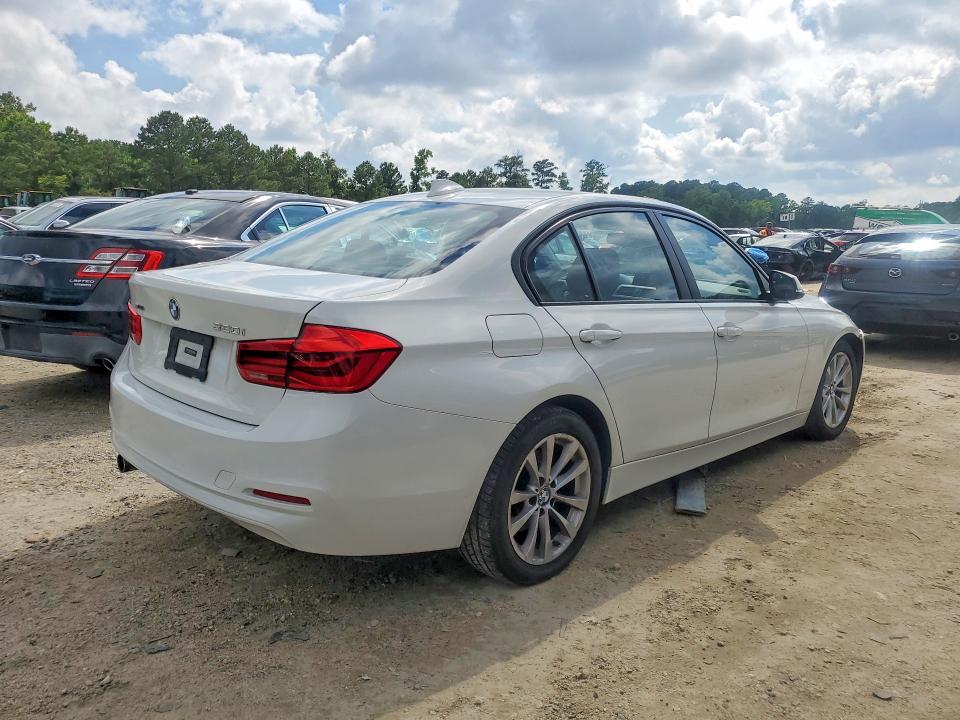 2018 Bmw 320 მანქანა იყიდება აუქციონზე, vin: WBA8A3C54JA358767, აუქციონის ნომერი: 57899646