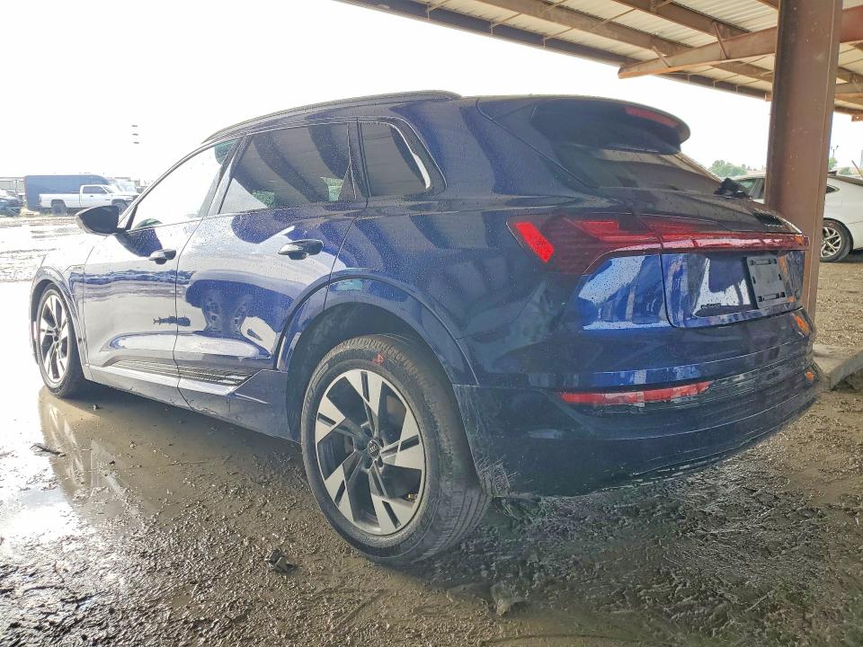 2022 Audi E-tron მანქანა იყიდება აუქციონზე, vin: WA1AAAGE2NB037582, აუქციონის ნომერი: 57618916