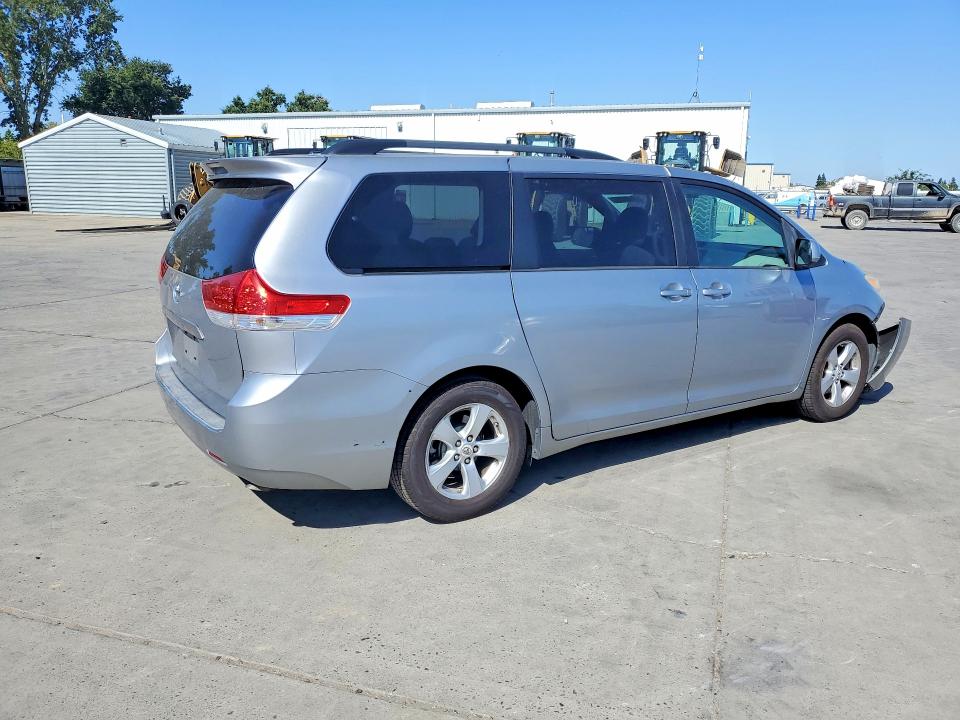 2011 Toyota Sienna მანქანა იყიდება აუქციონზე, vin: 5TDKK3DC9BS081279, აუქციონის ნომერი: 58421896