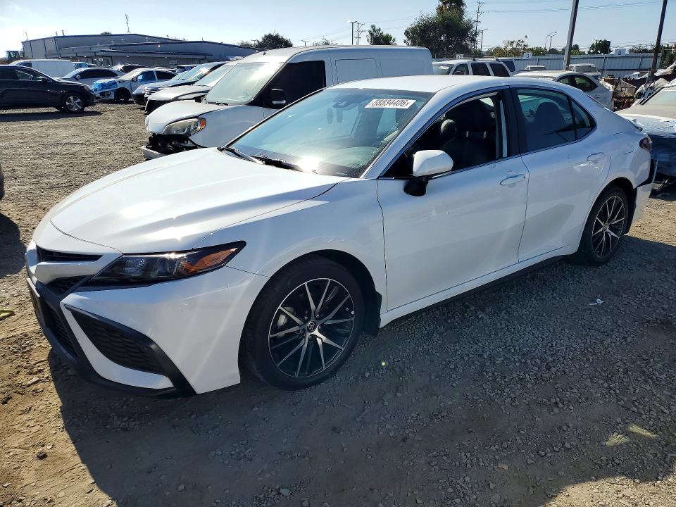 58834406 :رقم المزاد ، 4T1G11AK6RU877143 vin ، 2024 Toyota Camry مزاد بيع