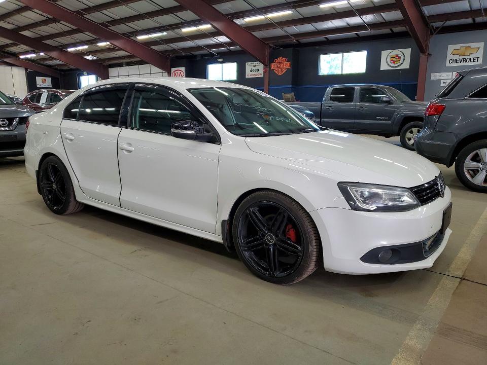 56136836 :رقم المزاد ، 3VW3L7AJ8EM360607 vin ، 2014 Volkswagen Jetta مزاد بيع