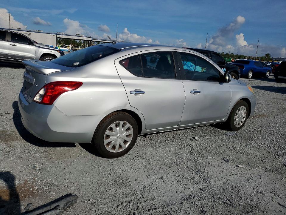 57376806 :رقم المزاد ، 3N1CN7APXDL859918 vin ، 2013 Nissan Versa مزاد بيع