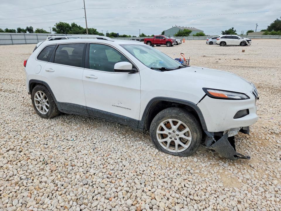 55703776 :رقم المزاد ، 1C4PJLCB3JD574404 vin ، 2018 Jeep Cherokee مزاد بيع