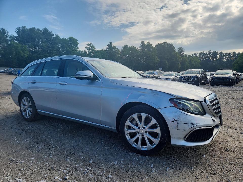 55428506 :رقم المزاد ، WDDZH6GB1HA201573 vin ، 2017 Mercedes-benz E مزاد بيع
