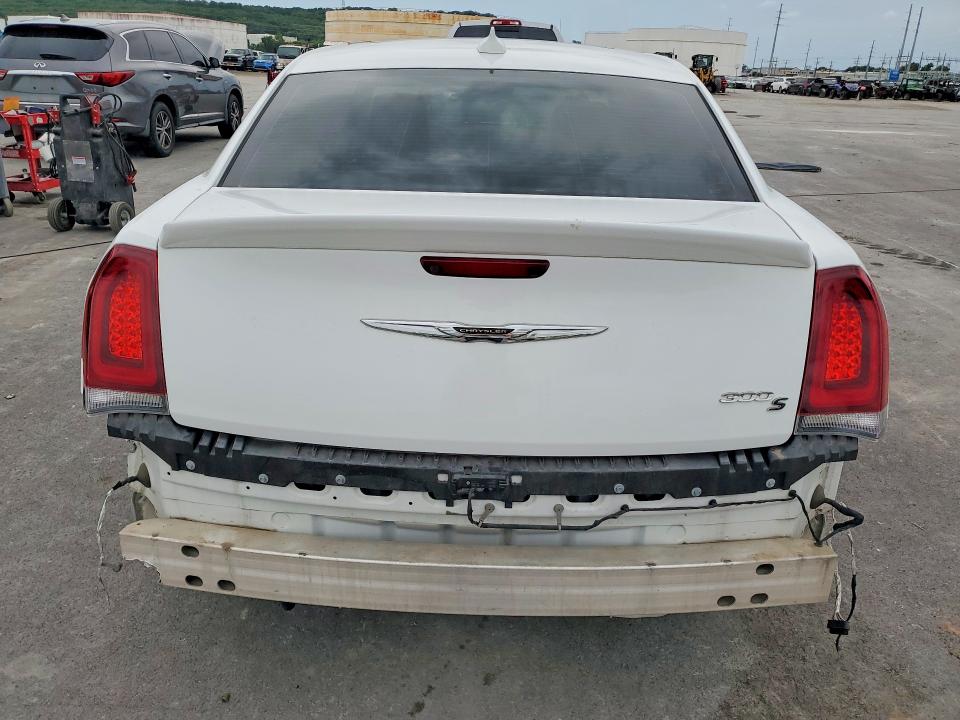 2018 Chrysler 300 მანქანა იყიდება აუქციონზე, vin: 2C3CCABG4JH266577, აუქციონის ნომერი: 55786046