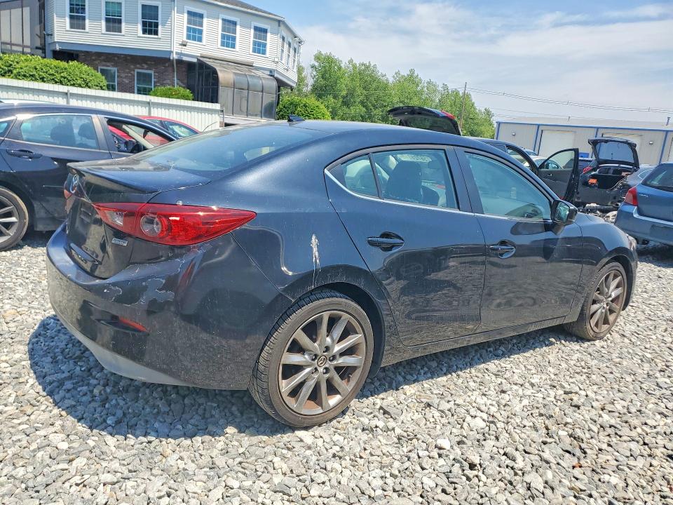 56728716 :رقم المزاد ، 3MZBN1V31JM179065 vin ، 2018 Mazda 3 مزاد بيع