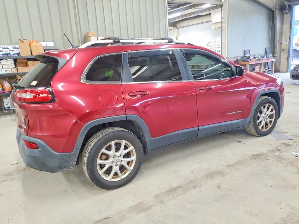 58608026 :رقم المزاد ، 1C4PJLCB4FW590090 vin ، 2015 Jeep Cherokee مزاد بيع