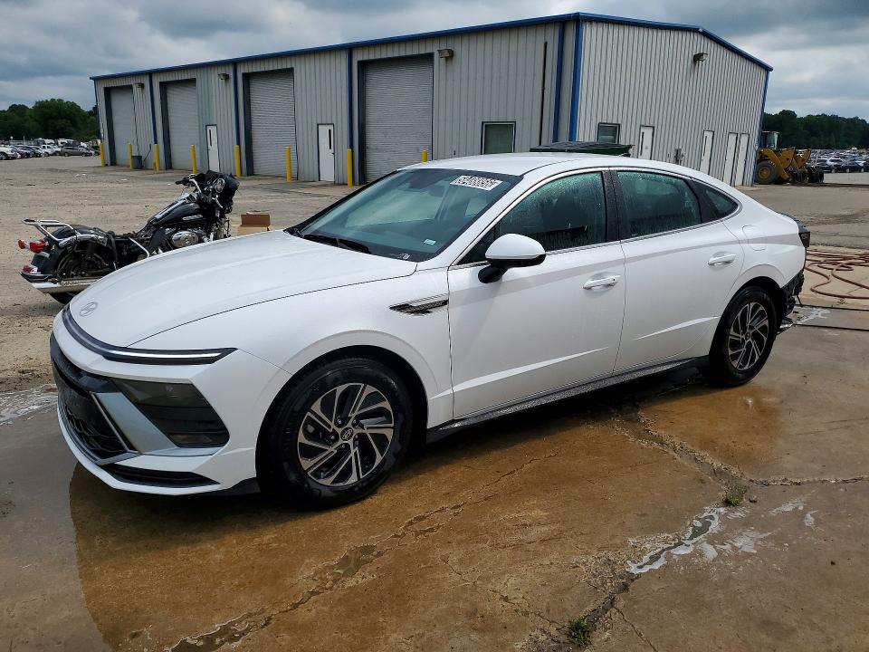 2026 Hyundai Sonata Hybrid მანქანა იყიდება აუქციონზე, vin: KMHL24JJ4TA165081, აუქციონის ნომერი: 58488856