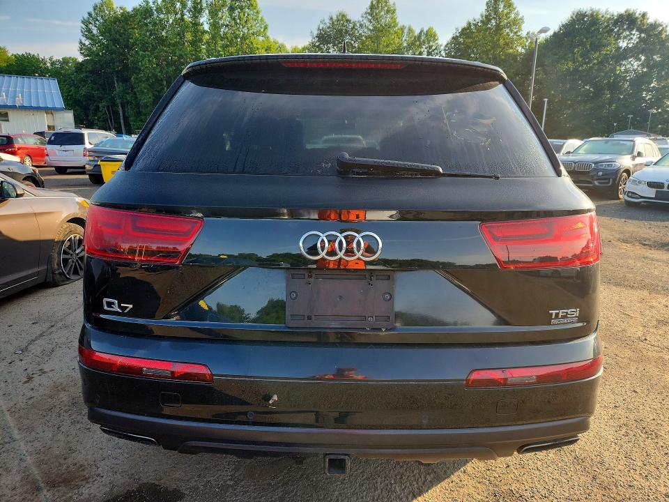 58942916 :رقم المزاد ، WA1VAAF70JD018094 vin ، 2018 Audi Q7 مزاد بيع