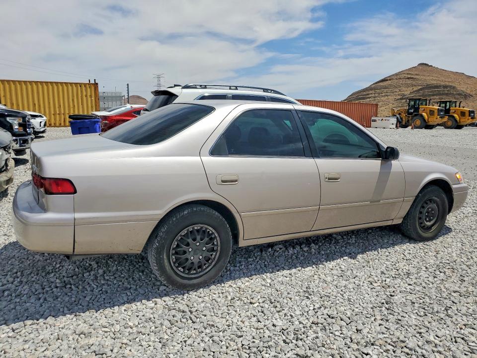 55210336 :رقم المزاد ، 4T1BG22KXXU418370 vin ، 1999 Toyota Camry مزاد بيع