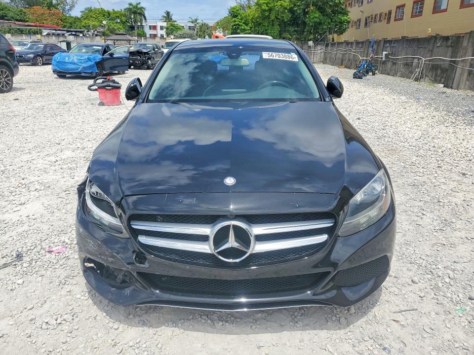 56703886 :رقم المزاد ، 55SWF4JB4HU229793 vin ، 2017 Mercedes-benz C مزاد بيع
