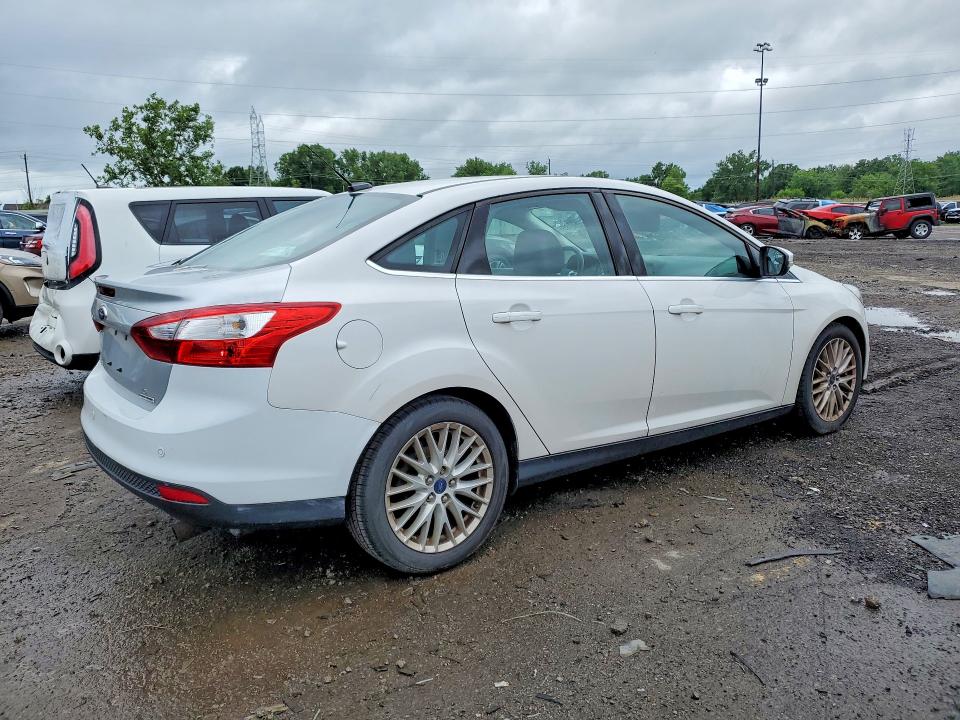 2012 Ford Focus მანქანა იყიდება აუქციონზე, vin: 1FAHP3H25CL465646, აუქციონის ნომერი: 58129086