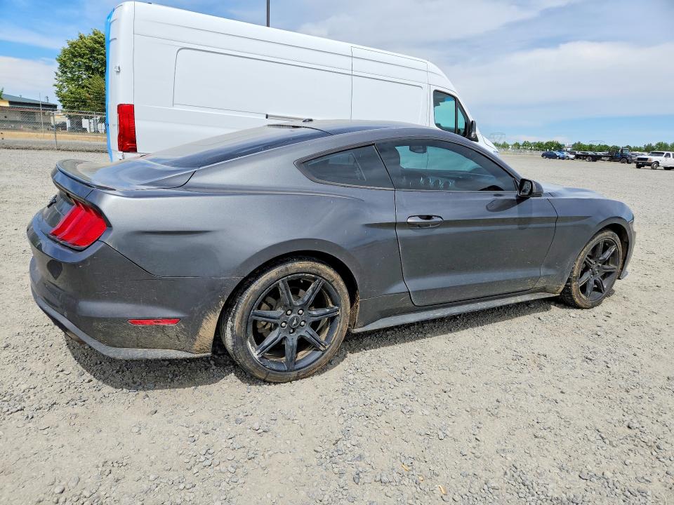 57526476 :رقم المزاد ، 1FA6P8TH3J5163726 vin ، 2018 Ford Mustang مزاد بيع