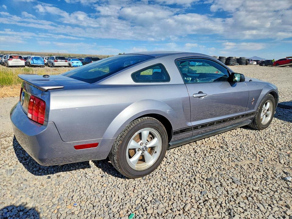 2007 Ford Mustang მანქანა იყიდება აუქციონზე, vin: 1ZVHT80N375250492, აუქციონის ნომერი: 55813596