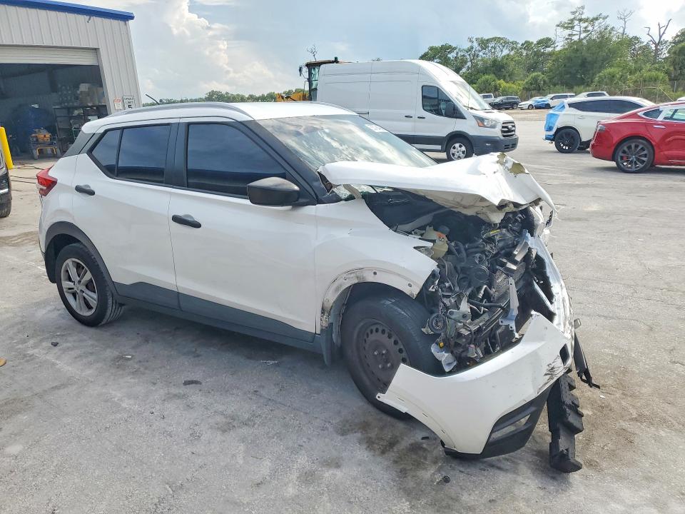 2018 Nissan Kicks მანქანა იყიდება აუქციონზე, vin: 3N1CP5CU3JL512038, აუქციონის ნომერი: 55794366