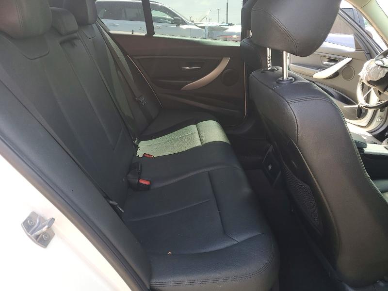 55479026 :رقم المزاد ، WBA8A9C51JK623383 vin ، 2018 Bmw 320 مزاد بيع
