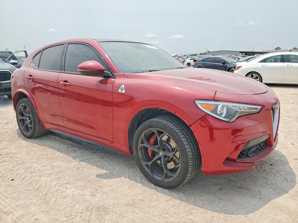 58890716 :رقم المزاد ، ZASFAKEV4J7C11211 vin ، 2018 Alfa Romeo Stelvio مزاد بيع