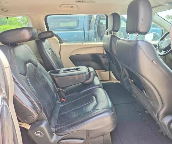 55818256 :رقم المزاد ، 2C4RC1BG8JR290865 vin ، 2018 Chrysler Pacifica مزاد بيع