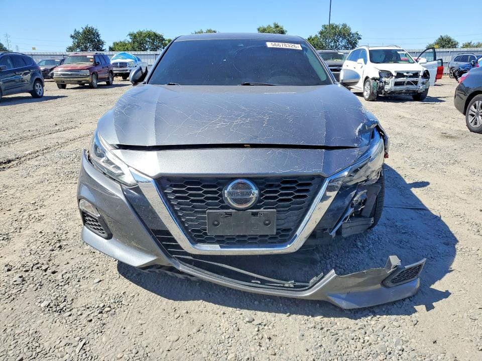 56678326 :رقم المزاد ، 1N4BL4DV4MN311894 vin ، 2021 Nissan Altima مزاد بيع