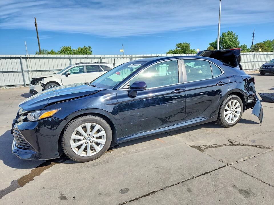 2018 Toyota Camry მანქანა იყიდება აუქციონზე, vin: 4T1B11HK8JU053374, აუქციონის ნომერი: 57919956