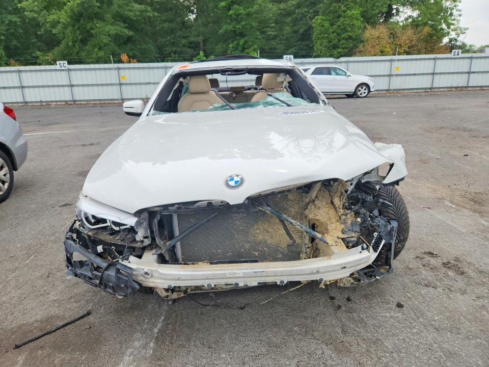 85603915 :رقم المزاد ، WBAJA7C58KWC77576 vin ، 2019 Bmw 530 مزاد بيع