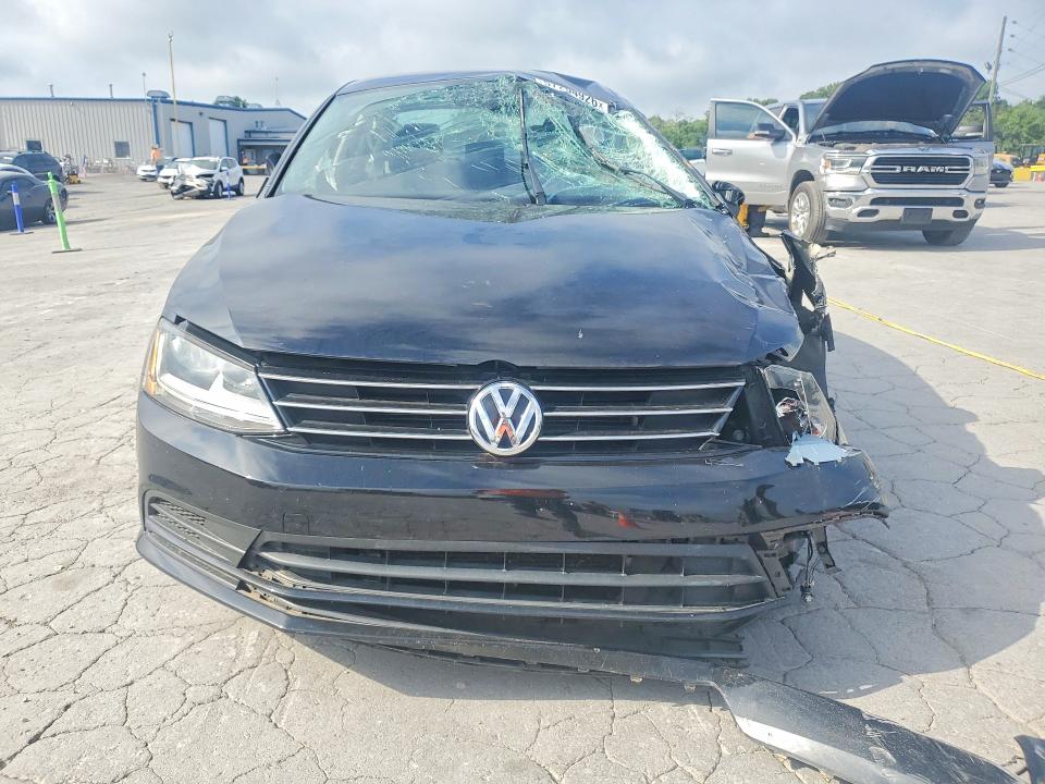 57204926 :رقم المزاد ، 3VW167AJ2HM368138 vin ، 2017 Volkswagen Jetta مزاد بيع