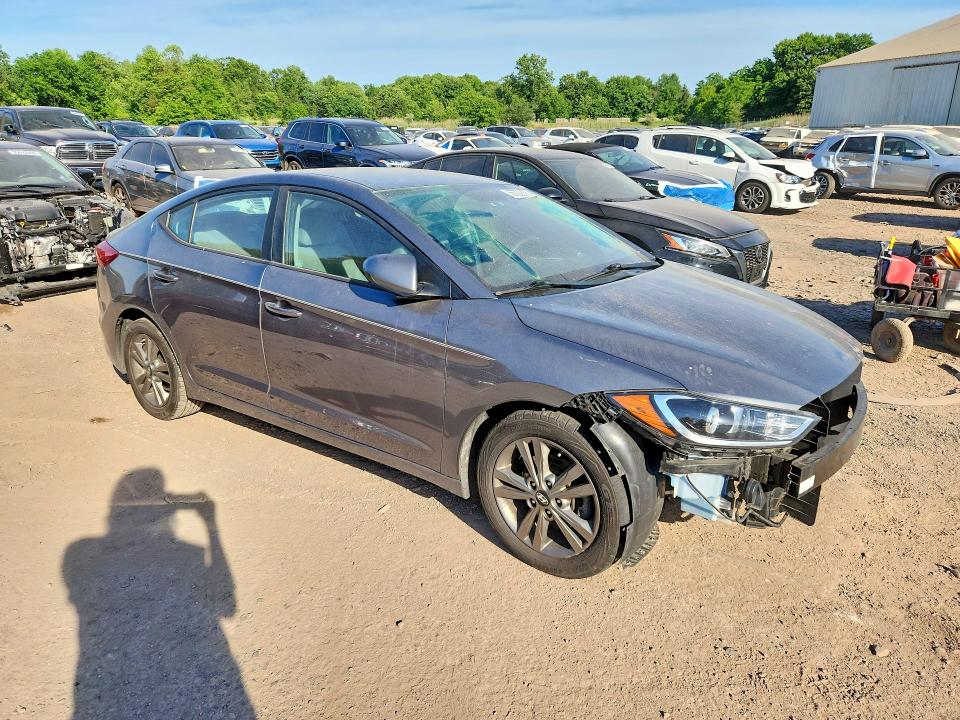 55722356 :رقم المزاد ، 5NPD84LF7JH384753 vin ، 2018 Hyundai Elantra مزاد بيع