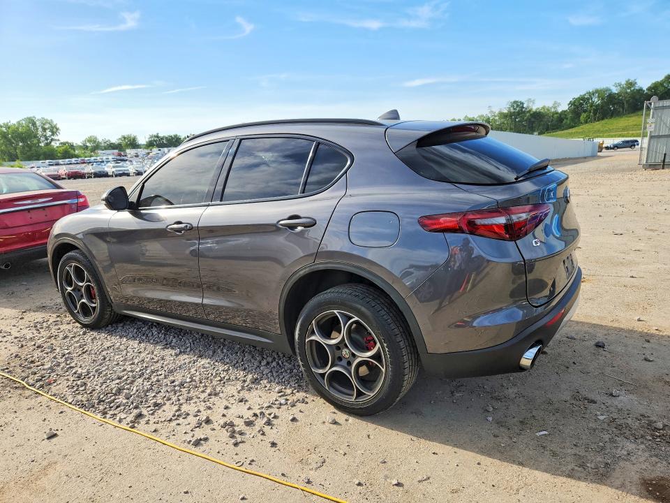 55157186 :رقم المزاد ، ZASFAKPN4J7B86162 vin ، 2018 Alfa Romeo Stelvio مزاد بيع