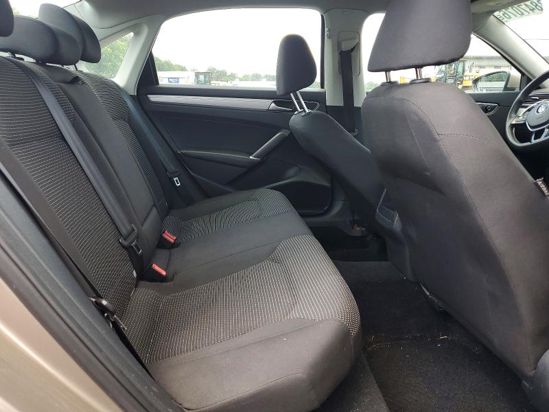 58847076 :رقم المزاد ، 1VWAT7A36GC022040 vin ، 2016 Volkswagen Pasaat مزاد بيع