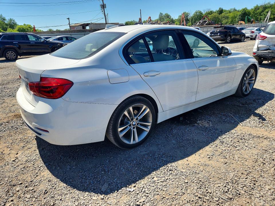 2018 Bmw 330 მანქანა იყიდება აუქციონზე, vin: WBA8D9G54JNU67128, აუქციონის ნომერი: 55974036