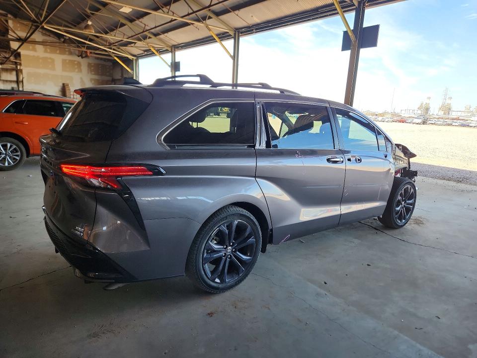 Auction sale of the 2022 Toyota Sienna, vin: 5TDXRKEC7NS092019, lot number: 57040636
