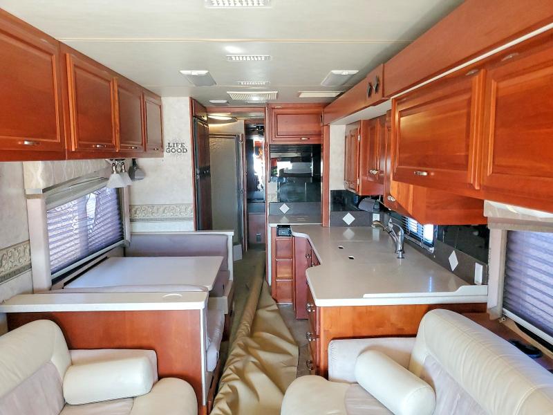 56631496 :رقم المزاد ، 4UZAAHDC75CN82023 vin ، 2005 Frht Trailers مزاد بيع