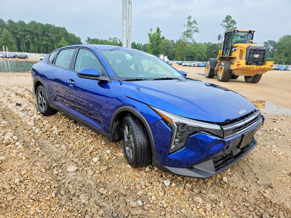 2025 Kia K4 მანქანა იყიდება აუქციონზე, vin: 3KPFT4DE7SE017371, აუქციონის ნომერი: 57588006