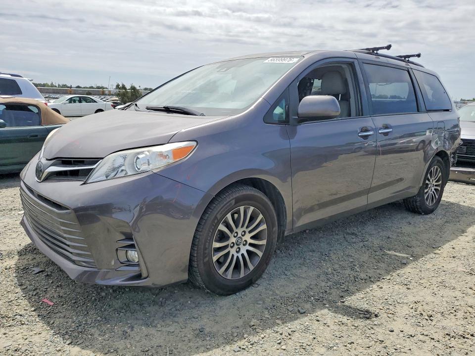 56599976 :رقم المزاد ، 5TDYZ3DC1KS989490 vin ، 2019 Toyota Sienna مزاد بيع